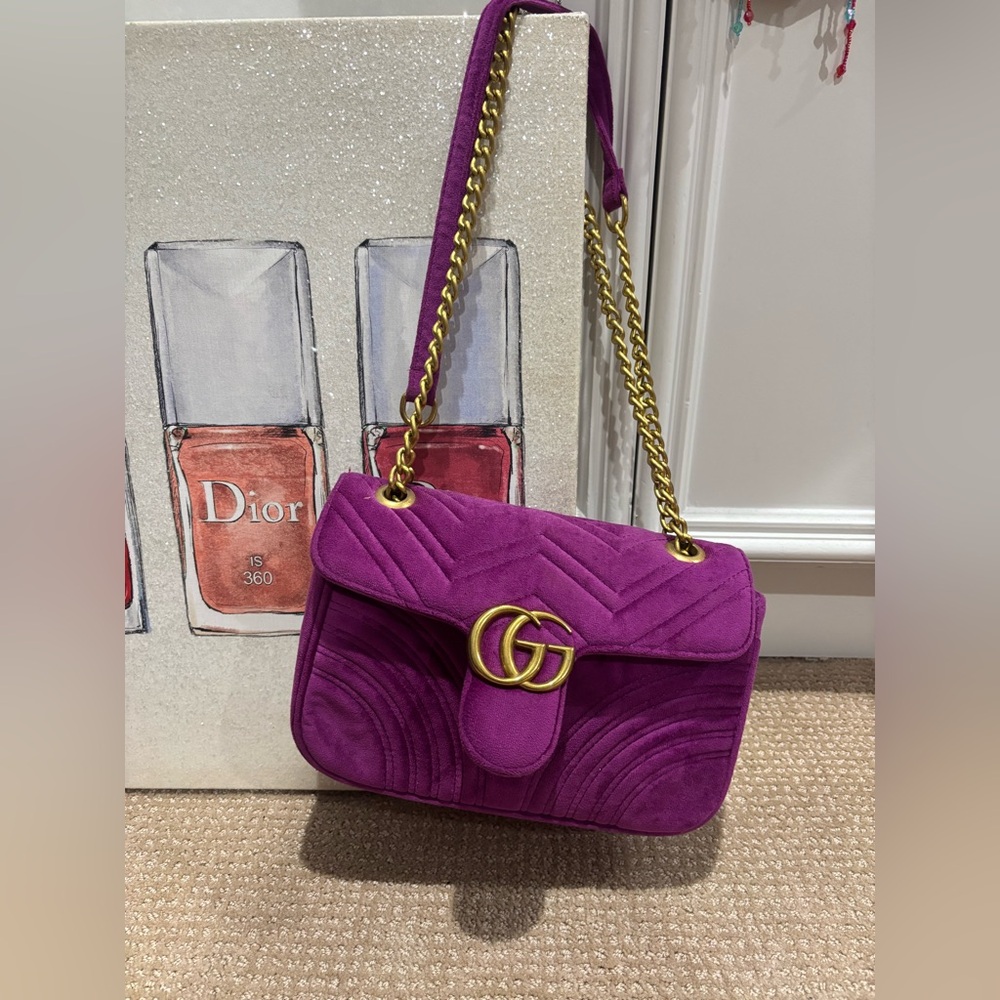 ❣️❣️❣️GIVEAWAY❣️❣️❣️Purple Velvet Shoulder Bag with GG on the front